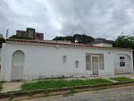 #04 Venta de Casa  Trigal Norte 4 Habitaciones y Estacionamiento